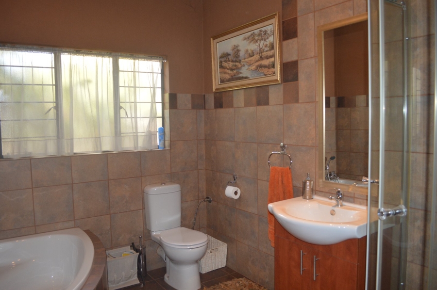 4 Bedroom Property for Sale in Doringkruin North West